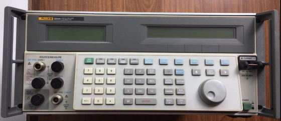 comprar Calibrador Multifunción Fluke 5820A con Osciloscopio de Cinco Canales y Ancho de Banda de 600 MHz y 2.1 GHz Fabricación en línea