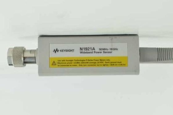 comprar Sensor de potencia de banda ancha Agilent N1921A Serie P usado, 50 MHz a 18 GHz con rango de -35 dBm a +20 dBm y factor de forma enchufable Fabricación en línea