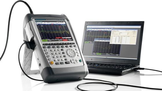 comprar Rohde & Schwarz ZVH4 Analista de cable portátil con rango de 100 kHz a 3,6 GHz Revestimiento resistente a los salpicaduras y suministro de voltaje continuo incorporado Fabricación en línea