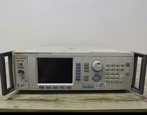 comprar Fuente de referencia RF Fluke 9640A Series Multi Product Calibrator con rango de frecuencia de 1 mHz a 4 GHz en condición de segunda mano Fabricación en línea