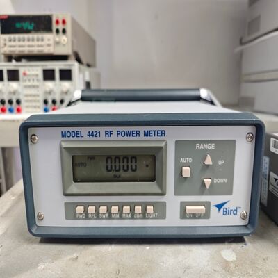 comprar Bird 4421 Medidor de potencia de RF multifunción para ambientes de laboratorio que exigen una alta precisión Fabricación en línea