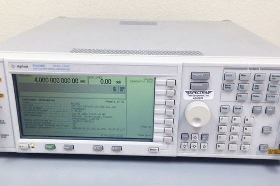 Artículo portátil de Keysight Agilent E4438C del generador de señal de ESG RF