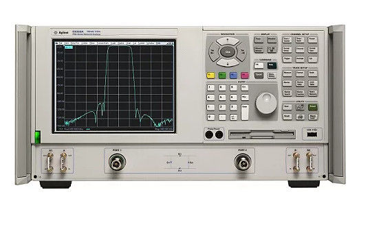 Analizador de Redes Vectoriales Keysight Agilent E8358A PNA 300 KHz a 9 GHz Montaje en Rack Reacondicionado