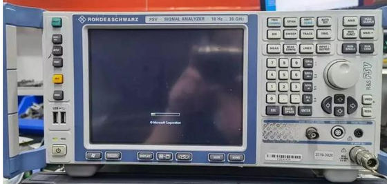 Analisador de espectro de señales de Rohde & Schwarz FSV30 usado con frecuencia de 30 GHz y ancho de banda de análisis de 160 MHz