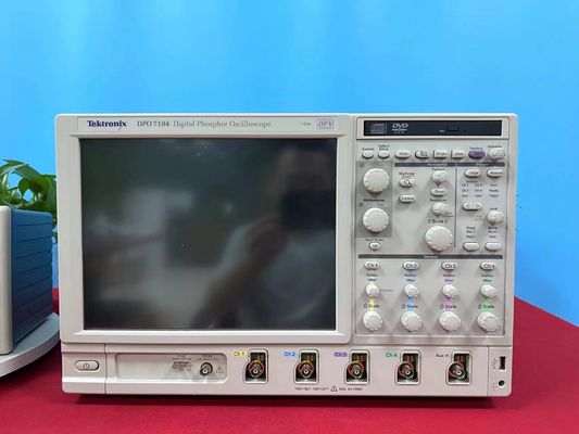 Osciloscopio Tektronix DPO7104 de fósforo digital de 1 GHz duradero