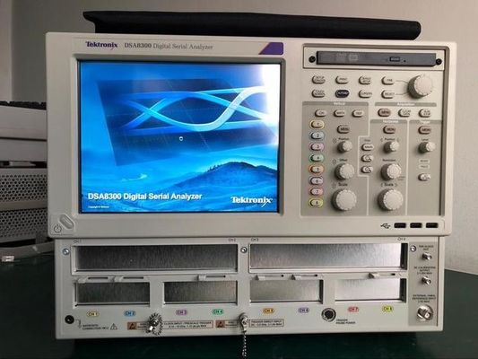 Tektronix DSA8300 Digital Serial Analyzer Muestreo Osciloscopio con ancho de banda de 16 bits A/D 70 GHz y prueba automática de máscara
