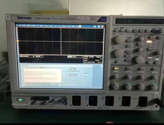 Tektronix MSO71254C Osciloscopio de señal mixta 4 16 Canal 12.5 GHz 50 GSs Serie MSO70000C
