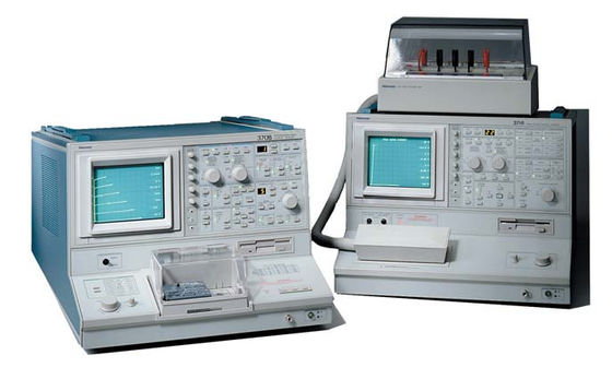 Trazadores de curvas Tektronix 370B y 371B Trazadores de curvas programables